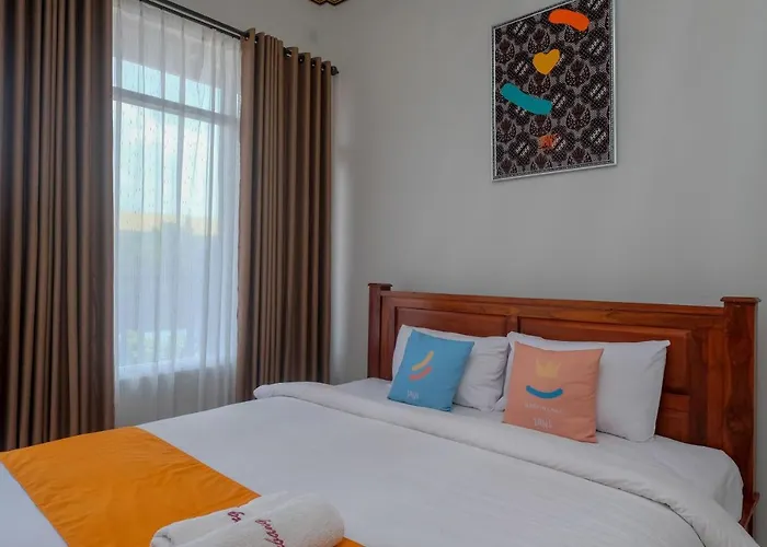 Sans Hotel Kumbang Yogyakarta by RedDoorz